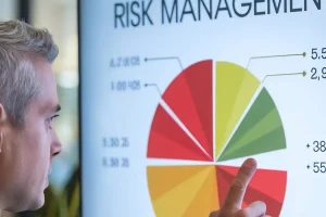businessman-pointing-risk-manage